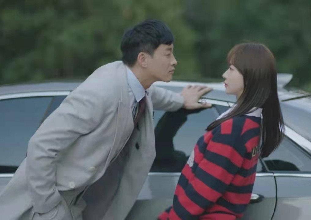 结婚当天临时封路！他们坐上了最贵的婚车！